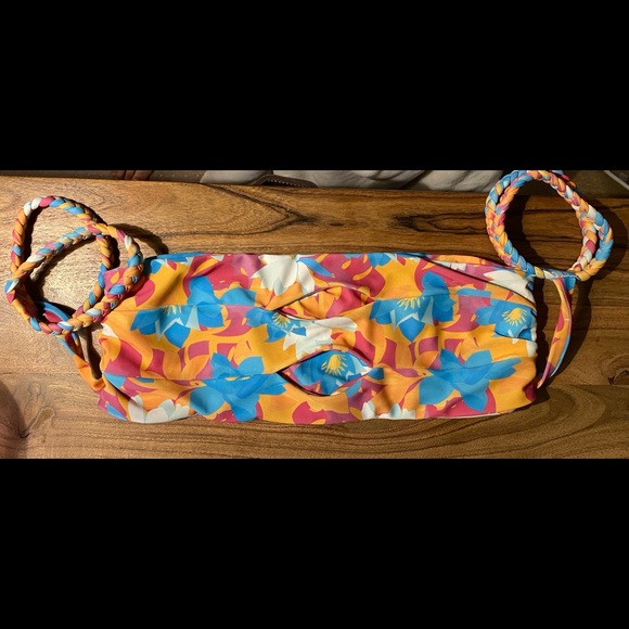 Moana bikini flamingo fizz top, size medium! - Picture 1 of 1